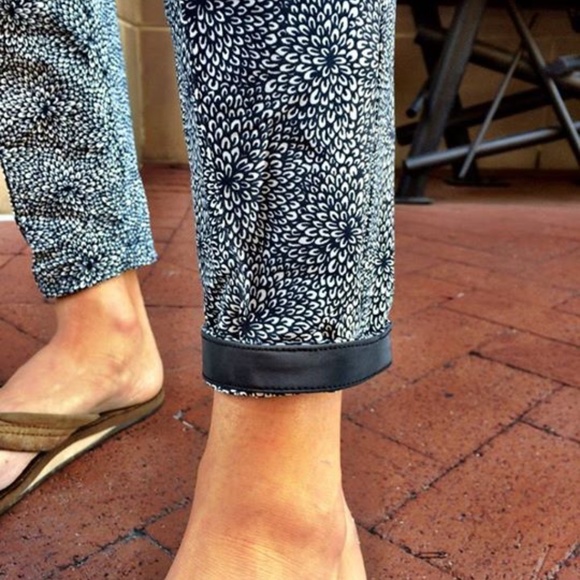 RARE lululemon departure pants plush petal - Size 4 - Picture 2 of 4